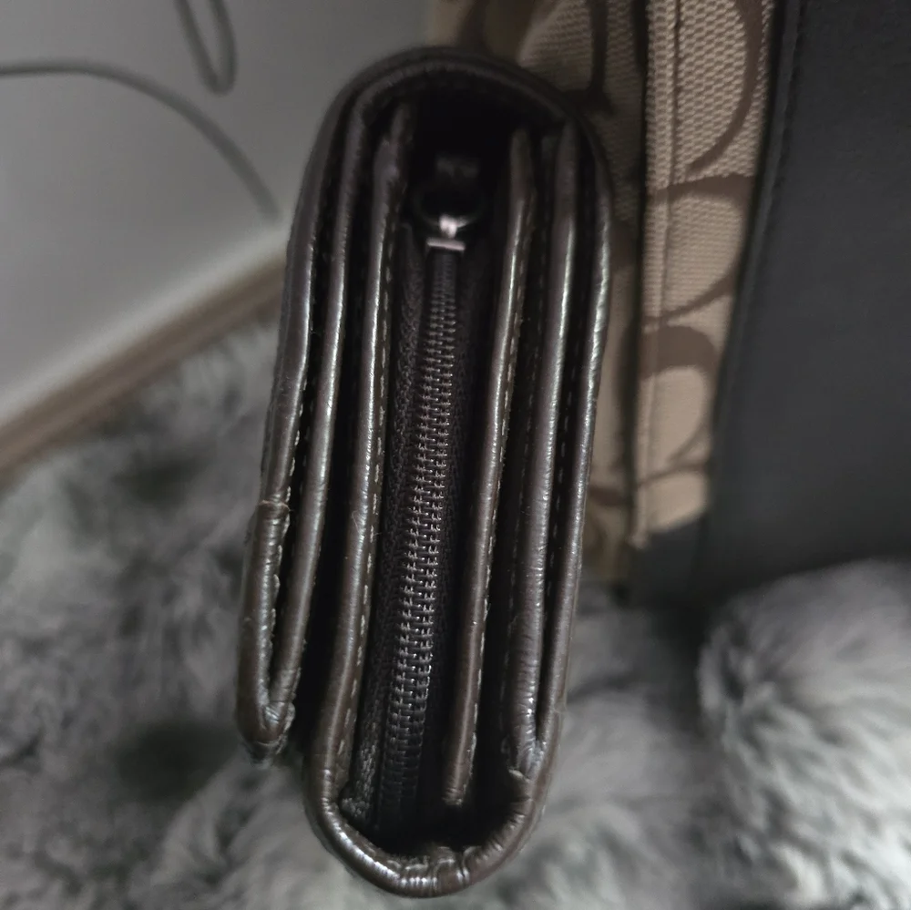 Coach Brown and Tan Legacy Bag and Matching Wallet - Picture 3 of 12